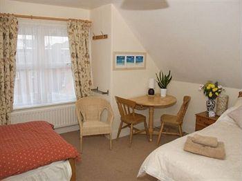 Harlequin Guest House With Parking 웨이머스만 외부 사진